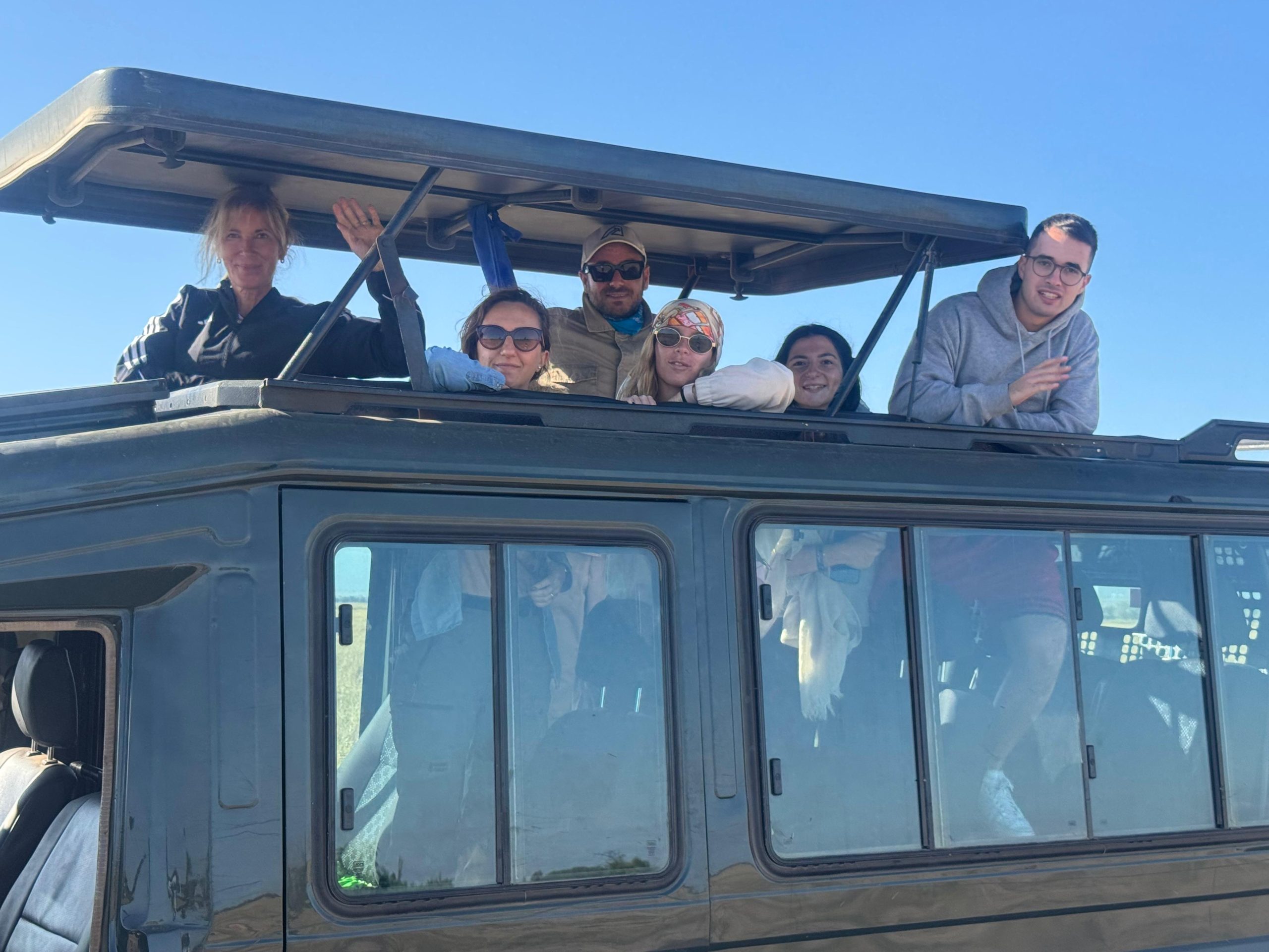 Alt Text Safari 7 giorni Kenya Masai Mara Amboseli Tsavo Est da Watamu e Mombasa con elefanti e jeep 4x4 ✅ Titolo Immagine Safari 7 Giorni Kenya Masai Mara Amboseli Tsavo Est ✅ Caption (didascalia) Safari di 7 giorni in Kenya da Watamu o Mombasa tra Masai Mara, Amboseli e Tsavo Est con guida italiana ✅ Descrizione Questo safari di 7 giorni in Kenya parte da Watamu o dall’aeroporto di Mombasa e include i parchi più famosi: Masai Mara, Amboseli, Tsavo Est, Lago Nakuru e Taita Hills. Ideale per vedere i Big Five, elefanti, leoni e paesaggi spettacolari con safari in jeep 4x4 e guida esperta parlante italiano.